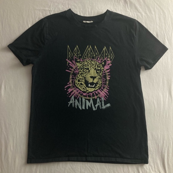Tops - Def Leppard Animal TShirt Maurcies Size L